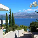 Brac * Splitska
